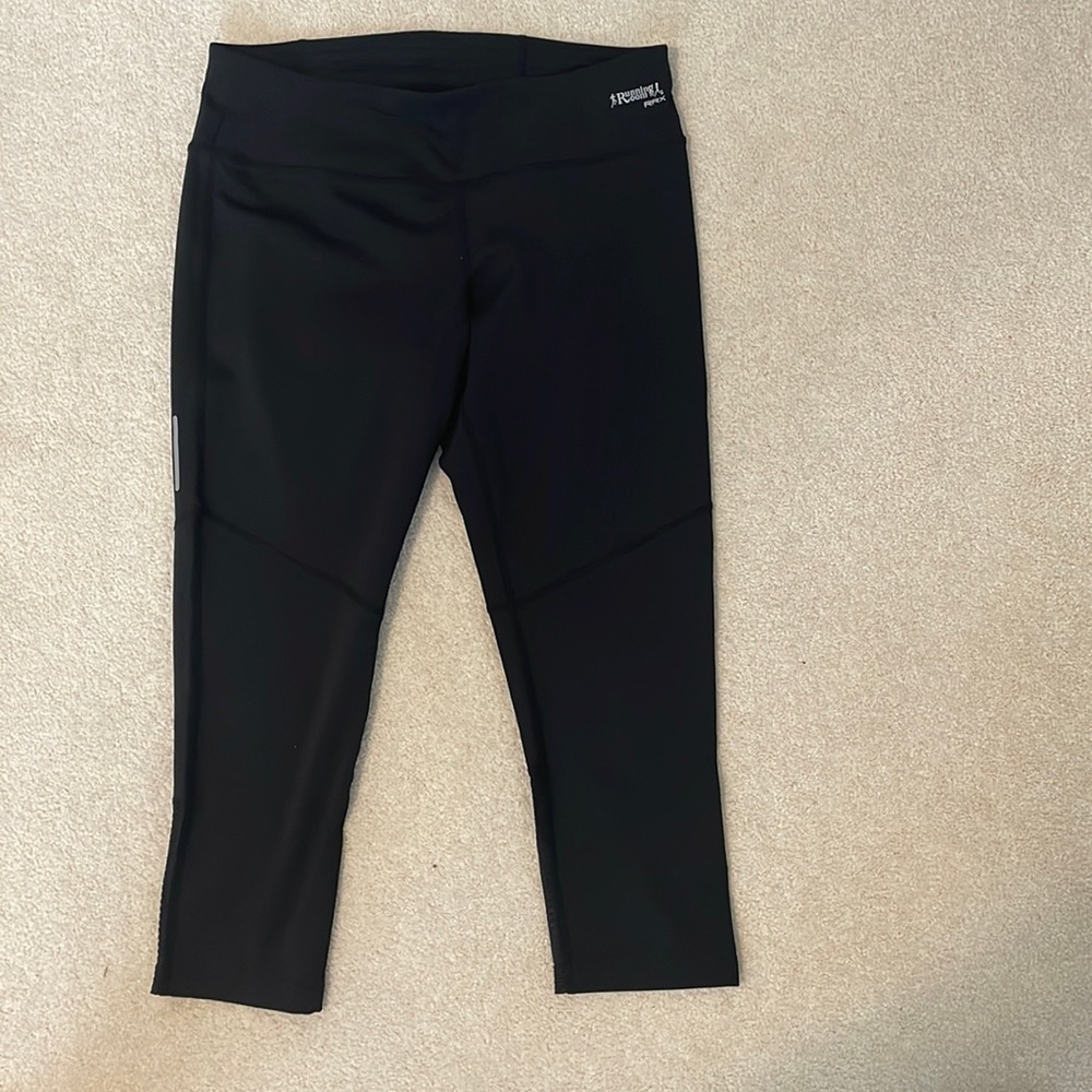 Good condition running tights just below knee black Sz M